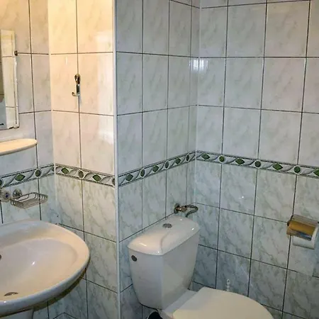 Prázdninový dům Two Bedroom Beach Front House In *