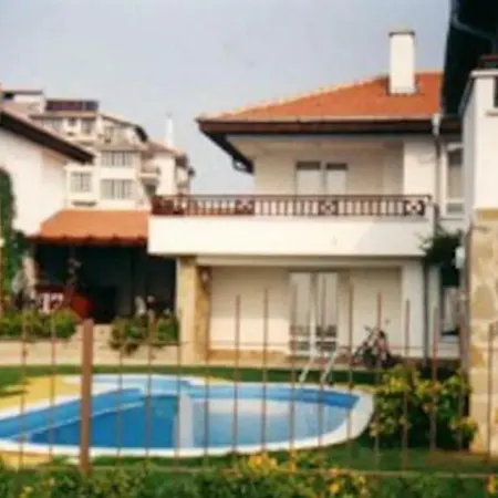 Prázdninový dům Two Bedroom Beach Front House In Ravda